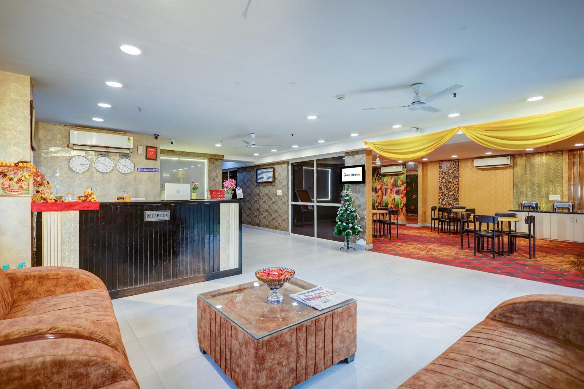 Hotel Red York By Byob Hotels ノイダ エクステリア 写真